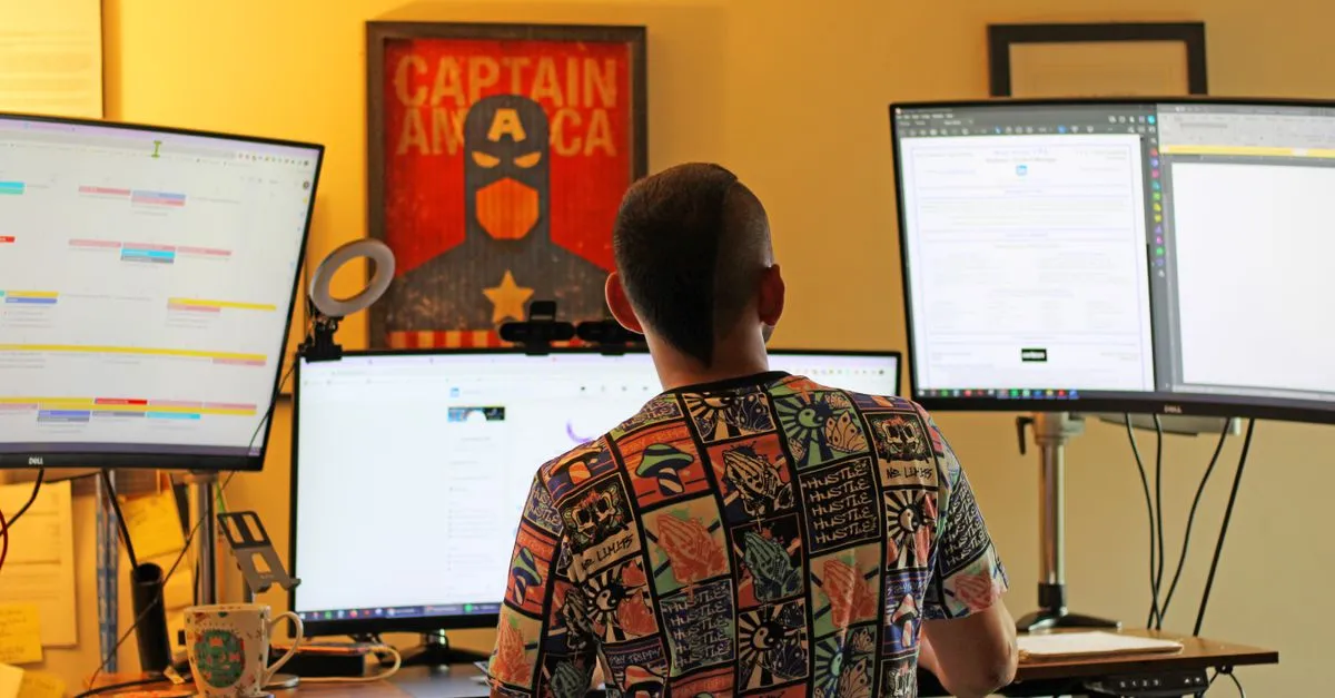 Developers planning the modernization of a legacy application on a whiteboard