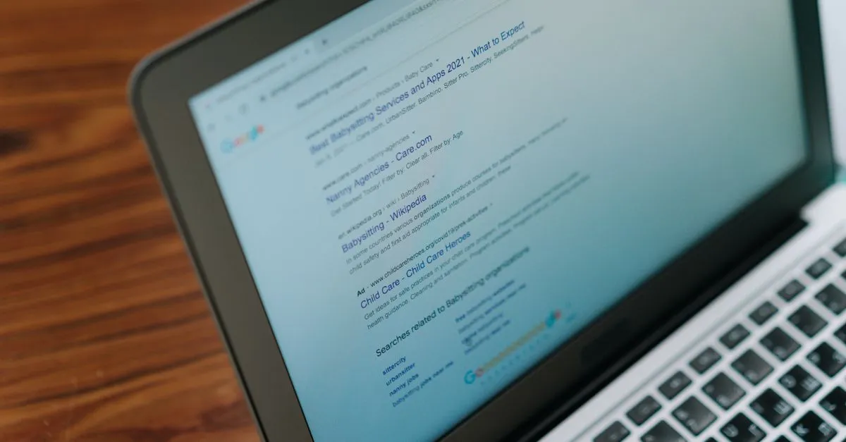 Knowledge assistant answering questions from documents on a screen